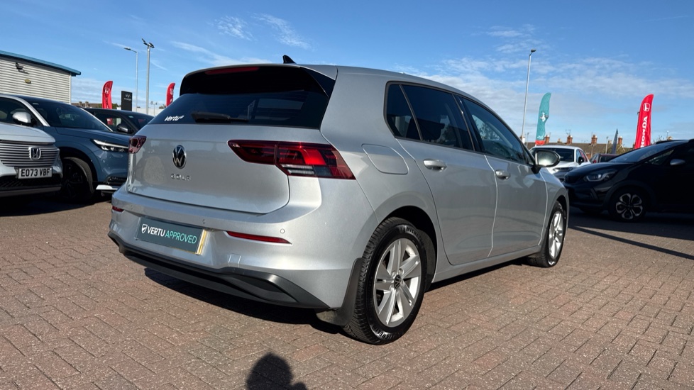 Volkswagen Golf 2.0 TDI Life 5dr DSG Diesel Hatchback - Image 29