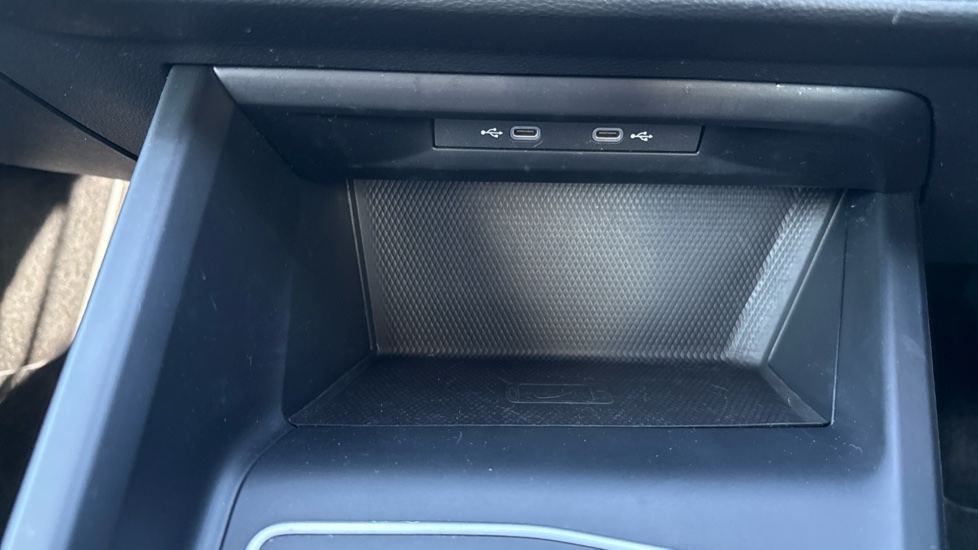 Volkswagen Golf 2.0 TDI Life 5dr DSG Diesel Hatchback - Image 42