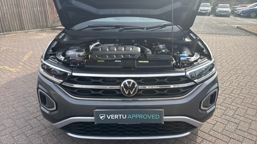 Volkswagen T-Roc 2.0 TSI 4MOTION Style 5dr DSG Petrol Hatchback - Image 8