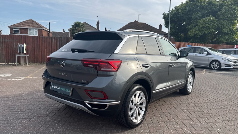 Volkswagen T-Roc 2.0 TSI 4MOTION Style 5dr DSG Petrol Hatchback - Image 21