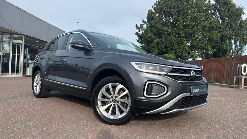 Volkswagen T-Roc 2.0 TSI 4MOTION Style 5dr DSG Petrol Hatchback - Image 23