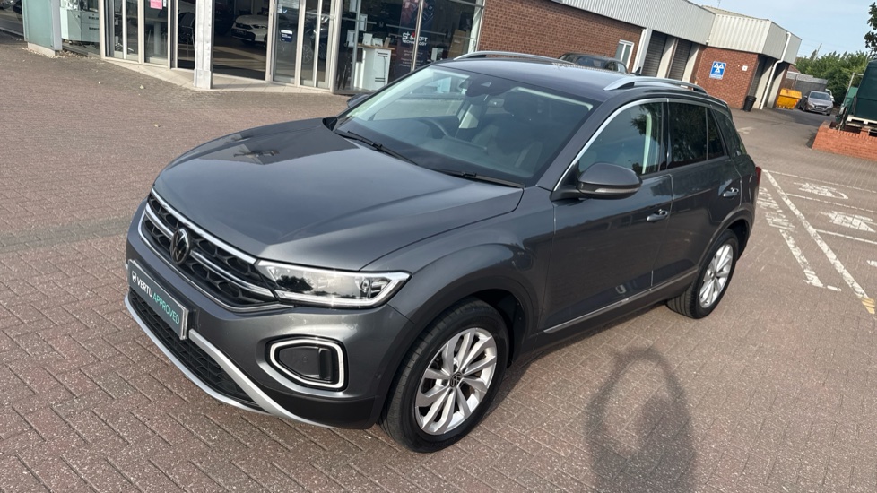 Volkswagen T-Roc 2.0 TSI 4MOTION Style 5dr DSG Petrol Hatchback - Image 25