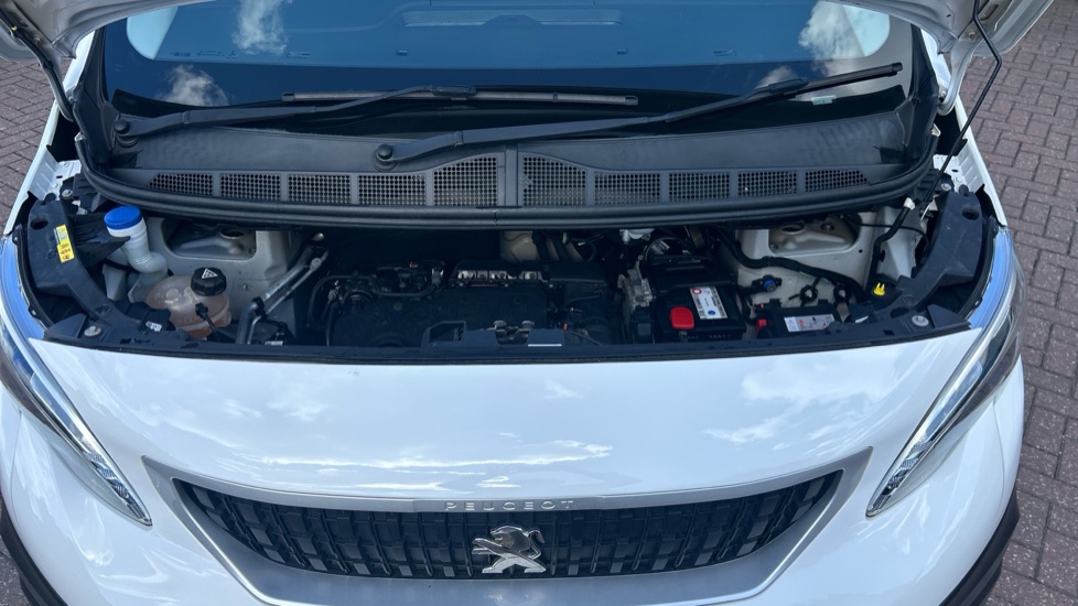 Peugeot Expert Combi 1.5 BlueHDi 120 Standard 6dr Diesel Estate - Image 8