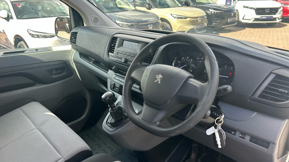 Peugeot Expert Combi 1.5 BlueHDi 120 Standard 6dr Diesel Estate - Image 11