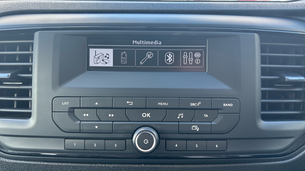 Peugeot Expert Combi 1.5 BlueHDi 120 Standard 6dr Diesel Estate - Image 12