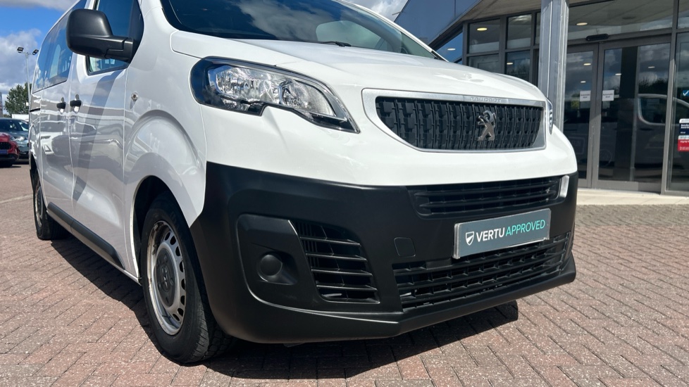 Peugeot Expert Combi 1.5 BlueHDi 120 Standard 6dr Diesel Estate - Image 22