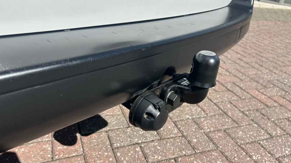 Peugeot Expert Combi 1.5 BlueHDi 120 Standard 6dr Diesel Estate - Image 28