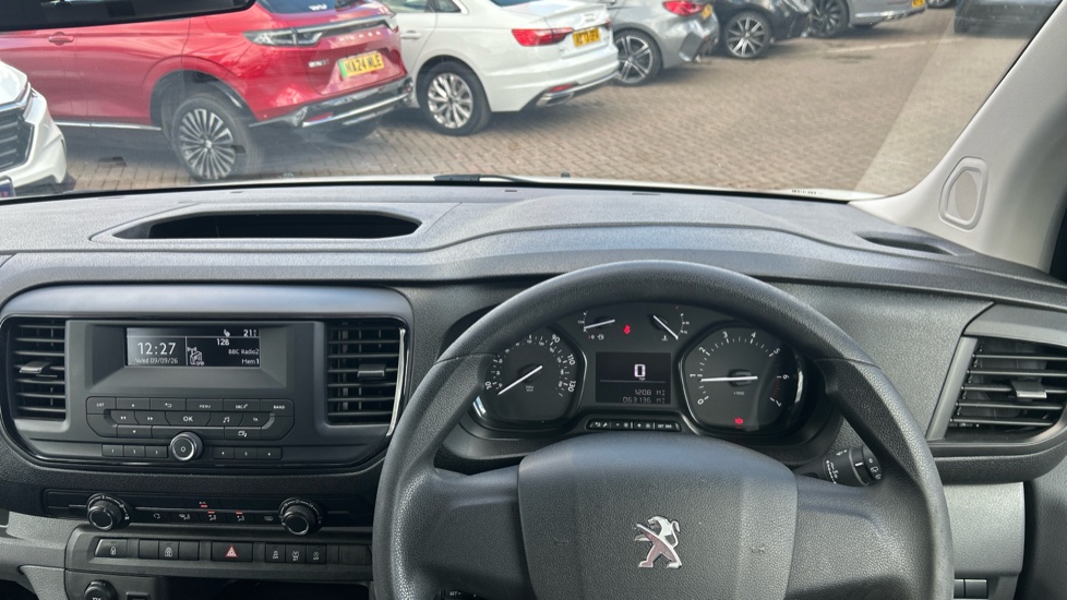 Peugeot Expert Combi 1.5 BlueHDi 120 Standard 6dr Diesel Estate - Image 34