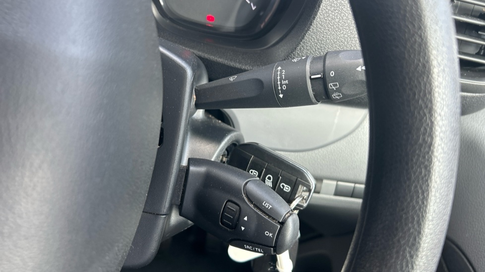 Peugeot Expert Combi 1.5 BlueHDi 120 Standard 6dr Diesel Estate - Image 36