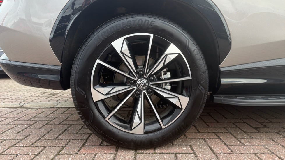 MG HS 1.5 T-GDI PHEV Trophy 5dr Auto Hatchback - Image 7