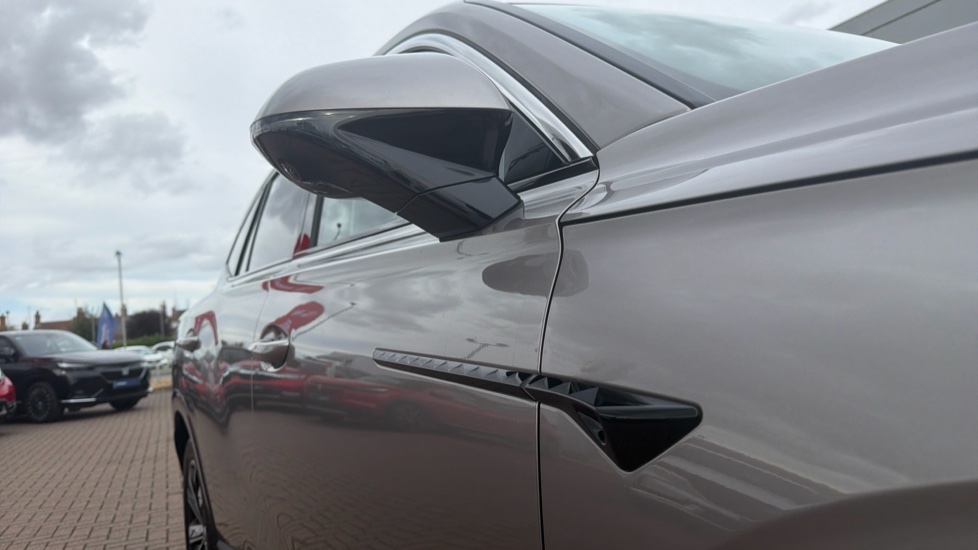 MG HS 1.5 T-GDI PHEV Trophy 5dr Auto Hatchback - Image 25