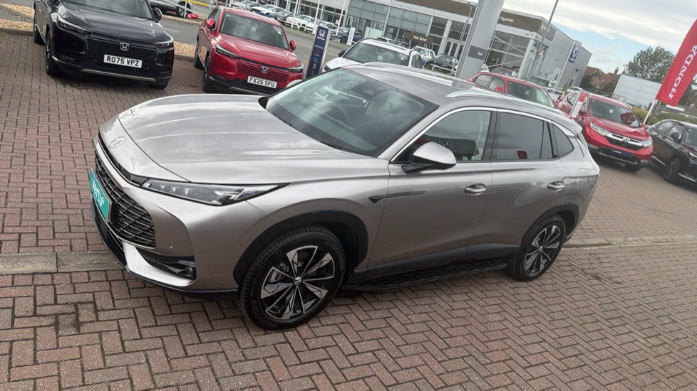 MG HS 1.5 T-GDI PHEV Trophy 5dr Auto Hatchback - Image 31