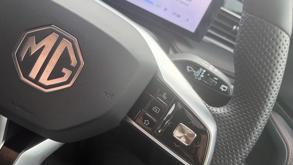 MG HS 1.5 T-GDI PHEV Trophy 5dr Auto Hatchback - Image 36