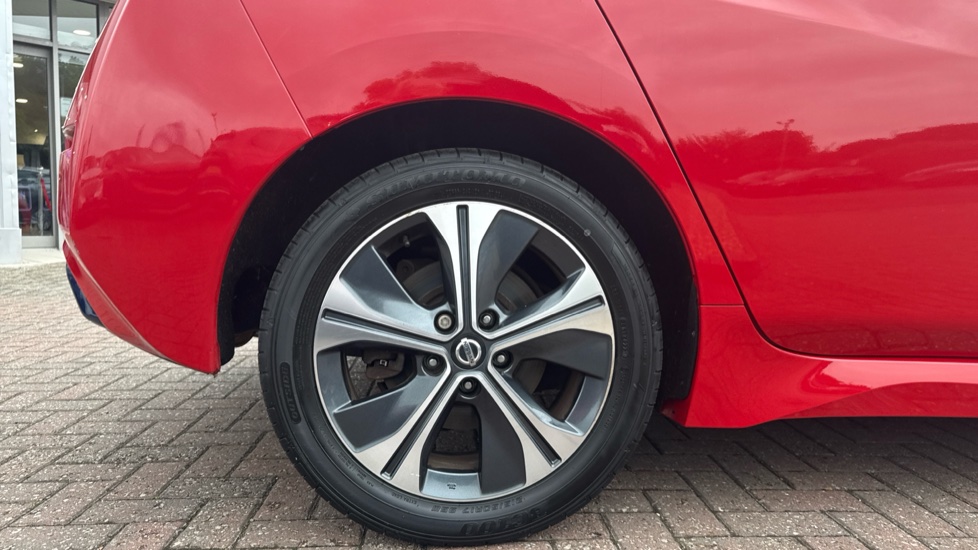 Nissan LEAF 110kW Tekna 40kWh 5dr Auto Electric Hatchback - Image 7