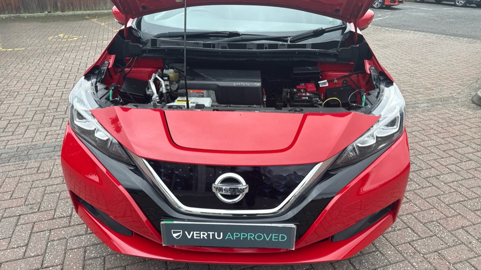 Nissan LEAF 110kW Tekna 40kWh 5dr Auto Electric Hatchback - Image 8
