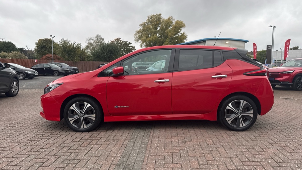 Nissan LEAF 110kW Tekna 40kWh 5dr Auto Electric Hatchback - Image 22