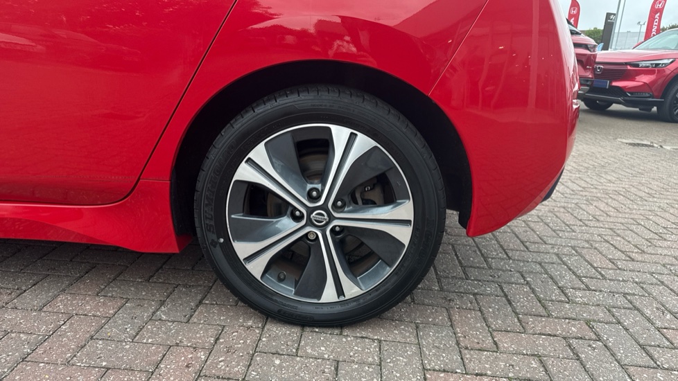 Nissan LEAF 110kW Tekna 40kWh 5dr Auto Electric Hatchback - Image 24