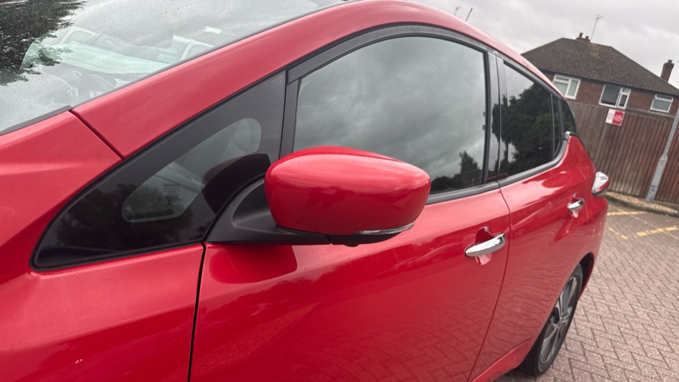 Nissan LEAF 110kW Tekna 40kWh 5dr Auto Electric Hatchback - Image 39