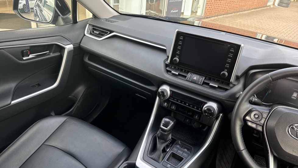Toyota RAV4 2.5 VVT-i Hybrid Excel 5dr CVT 2WD Hybrid Estate - Image 14