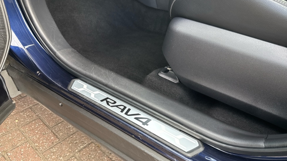 Toyota RAV4 2.5 VVT-i Hybrid Excel 5dr CVT 2WD Hybrid Estate - Image 38