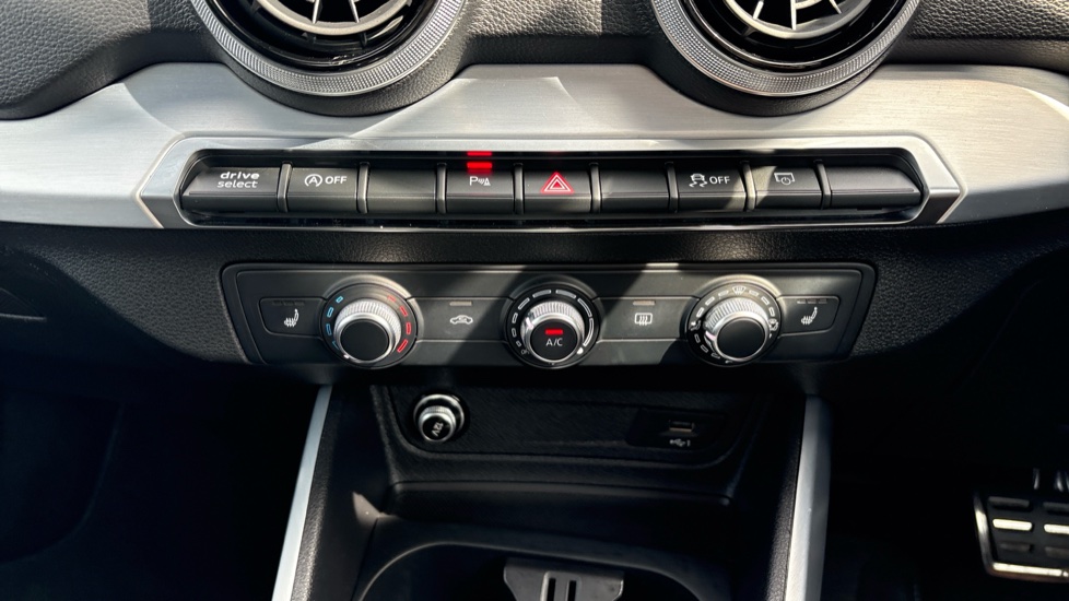 Audi Q2 35 TFSI S Line 5dr S Tronic Petrol Estate - Image 32