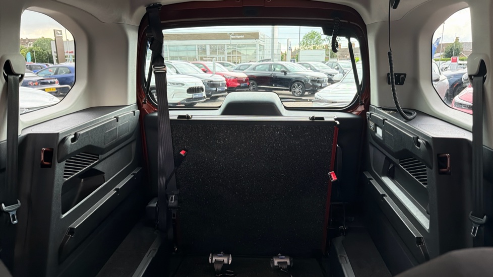 Peugeot Rifter 1.5 BlueHDi 100 Allure Premium 5dr Diesel Estate - Image 15