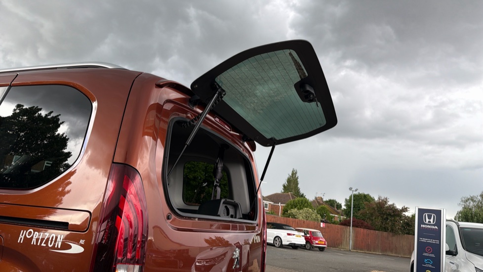 Peugeot Rifter 1.5 BlueHDi 100 Allure Premium 5dr Diesel Estate - Image 37