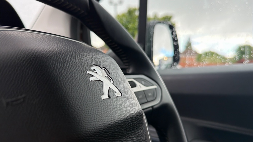 Peugeot Rifter 1.5 BlueHDi 100 Allure Premium 5dr Diesel Estate - Image 46