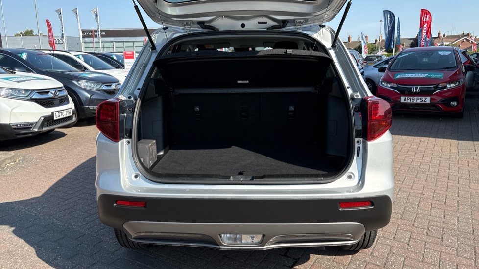 Suzuki Vitara 1.4 Boosterjet 48V Hybrid SZ-T 5dr Petrol Estate - Image 4