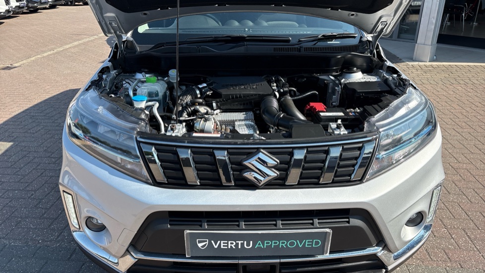 Suzuki Vitara 1.4 Boosterjet 48V Hybrid SZ-T 5dr Petrol Estate - Image 8