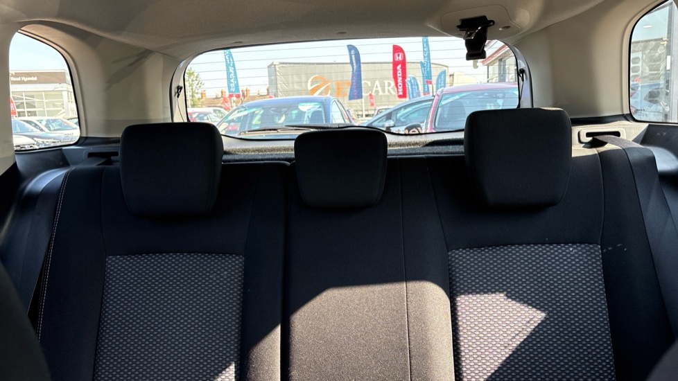 Suzuki Vitara 1.4 Boosterjet 48V Hybrid SZ-T 5dr Petrol Estate - Image 15