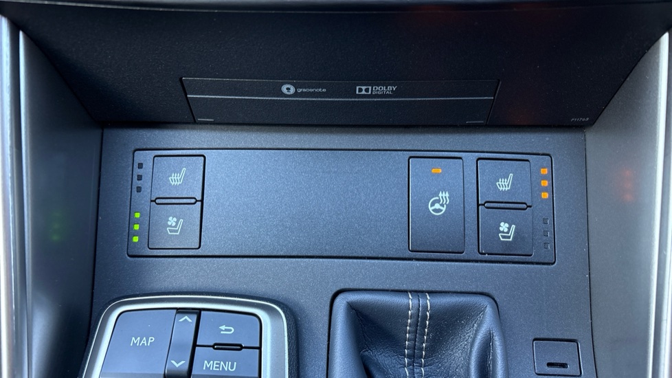 Lexus IS 300h 4dr CVT Auto Hybrid Saloon - Image 33