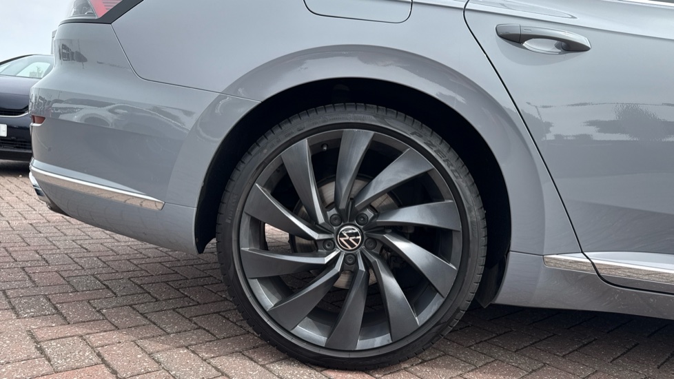 Volkswagen Arteon 2.0 TDI 200 R-Line 5dr DSG Diesel Estate - Image 7