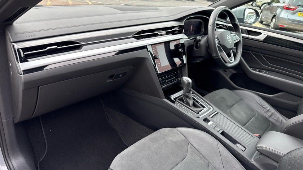 Volkswagen Arteon 2.0 TDI 200 R-Line 5dr DSG Diesel Estate - Image 9