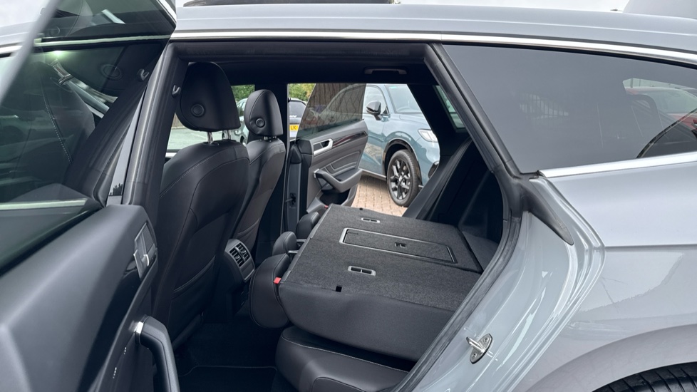 Volkswagen Arteon 2.0 TDI 200 R-Line 5dr DSG Diesel Estate - Image 36