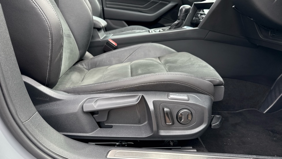 Volkswagen Arteon 2.0 TDI 200 R-Line 5dr DSG Diesel Estate - Image 41