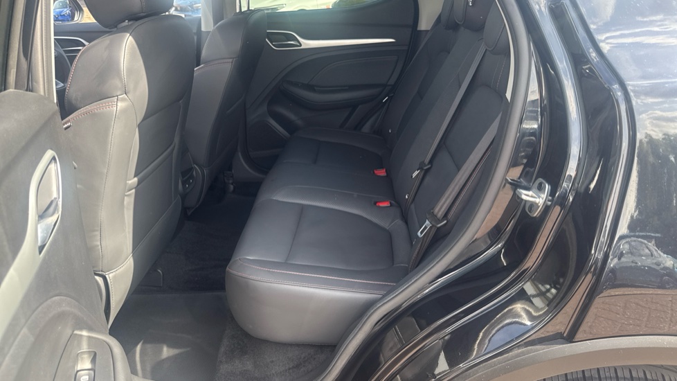 MG ZS 1.5 VTi-TECH Exclusive 5dr Petrol Hatchback - Image 16