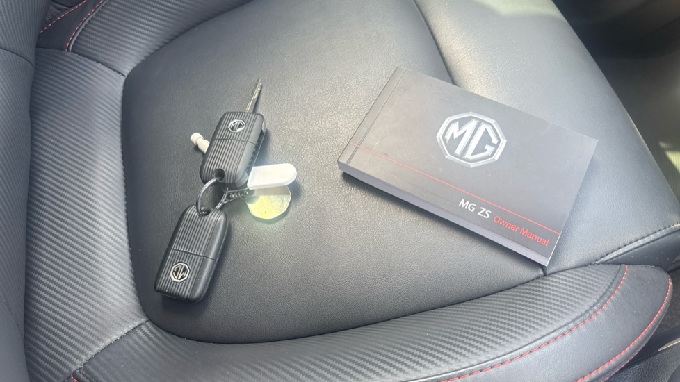 MG ZS 1.5 VTi-TECH Exclusive 5dr Petrol Hatchback - Image 19