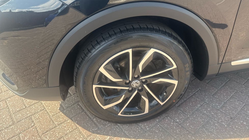 MG ZS 1.5 VTi-TECH Exclusive 5dr Petrol Hatchback - Image 22