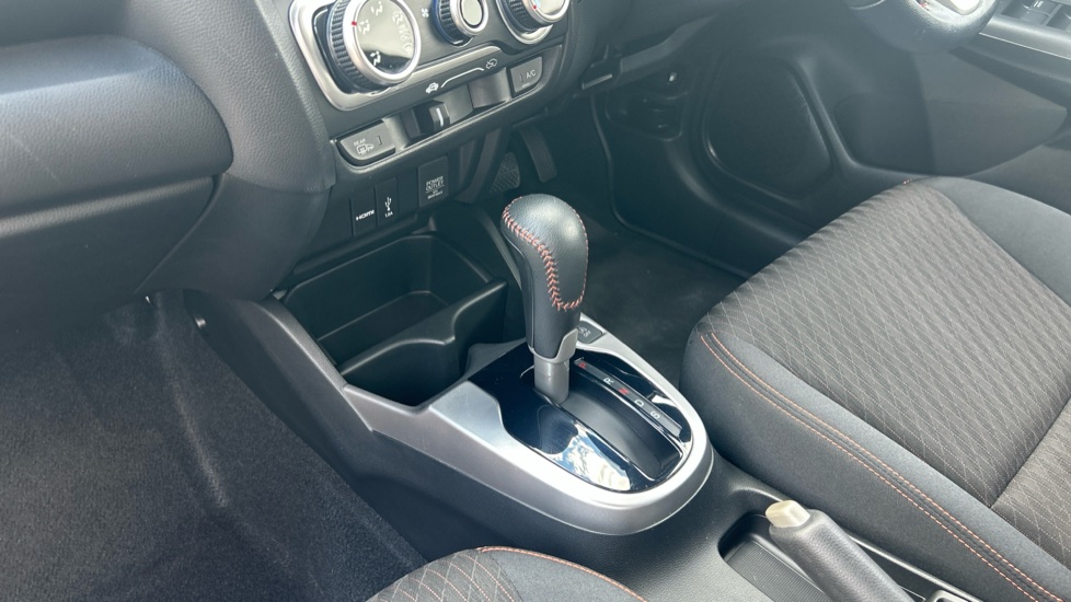 Honda Jazz 1.5 i-VTEC Sport 5dr Navi CVT Petrol Hatchback - Image 13