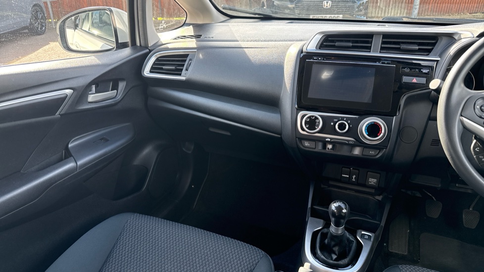 Honda Jazz 1.3 i-VTEC SE 5dr Petrol Hatchback - Image 14