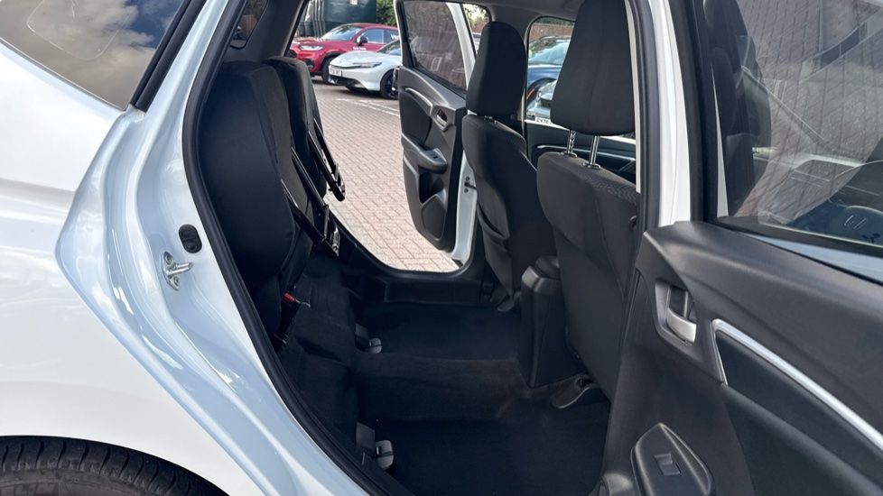 Honda Jazz 1.3 i-VTEC SE 5dr Petrol Hatchback - Image 35