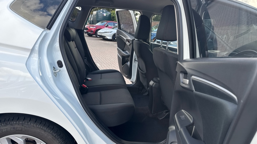 Honda Jazz 1.3 i-VTEC SE 5dr Petrol Hatchback - Image 37