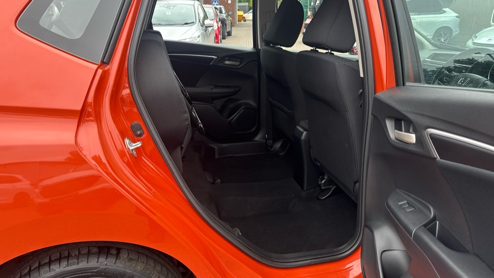 Honda Jazz 1.3 i-VTEC SE 5dr Petrol Hatchback - Image 33