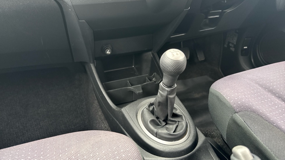 Honda Jazz 1.2 i-VTEC S 5dr [VSA] Petrol Hatchback - Image 13