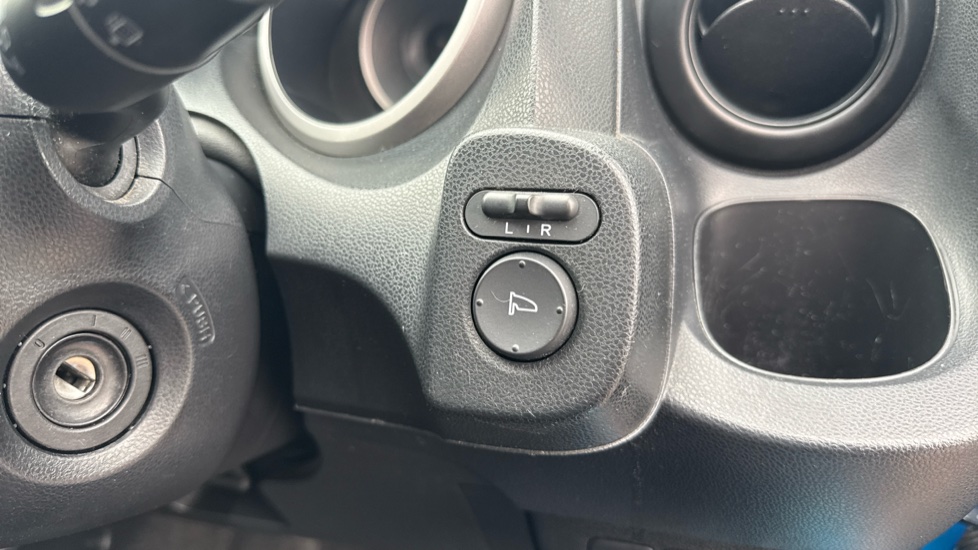 Honda Jazz 1.2 i-VTEC S 5dr [VSA] Petrol Hatchback - Image 39