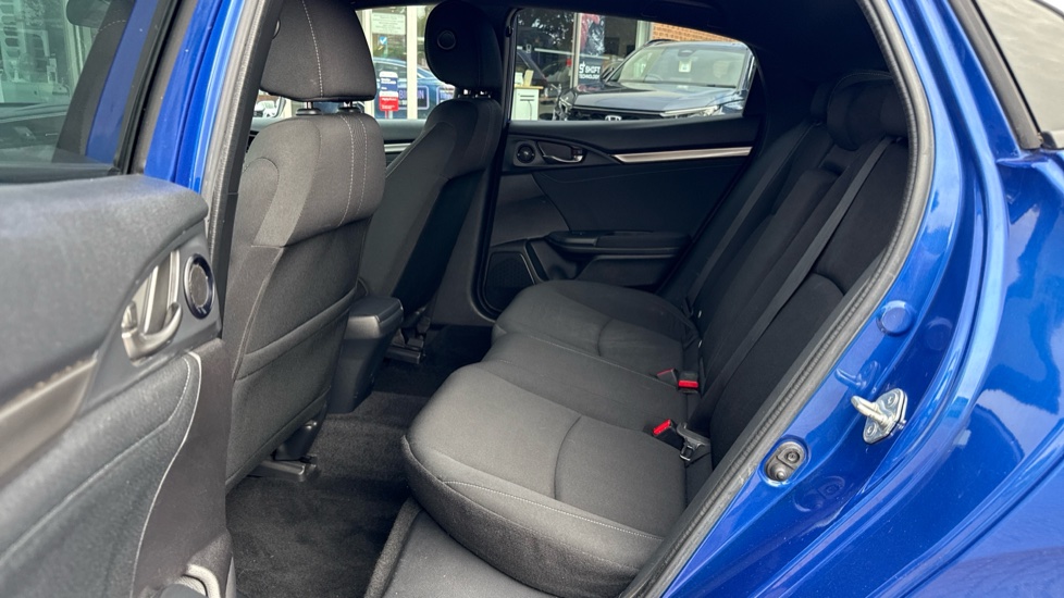 Honda Civic 1.6 i-DTEC SR 5dr Diesel Hatchback - Image 16