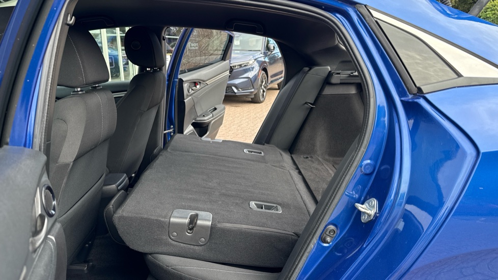 Honda Civic 1.6 i-DTEC SR 5dr Diesel Hatchback - Image 35