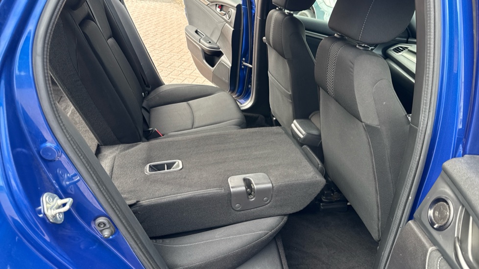 Honda Civic 1.6 i-DTEC SR 5dr Diesel Hatchback - Image 36