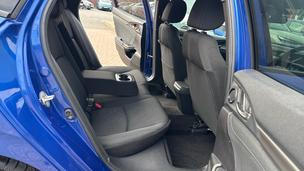 Honda Civic 1.6 i-DTEC SR 5dr Diesel Hatchback - Image 37